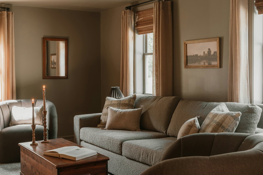 Warm sitting room at The Cambridge House